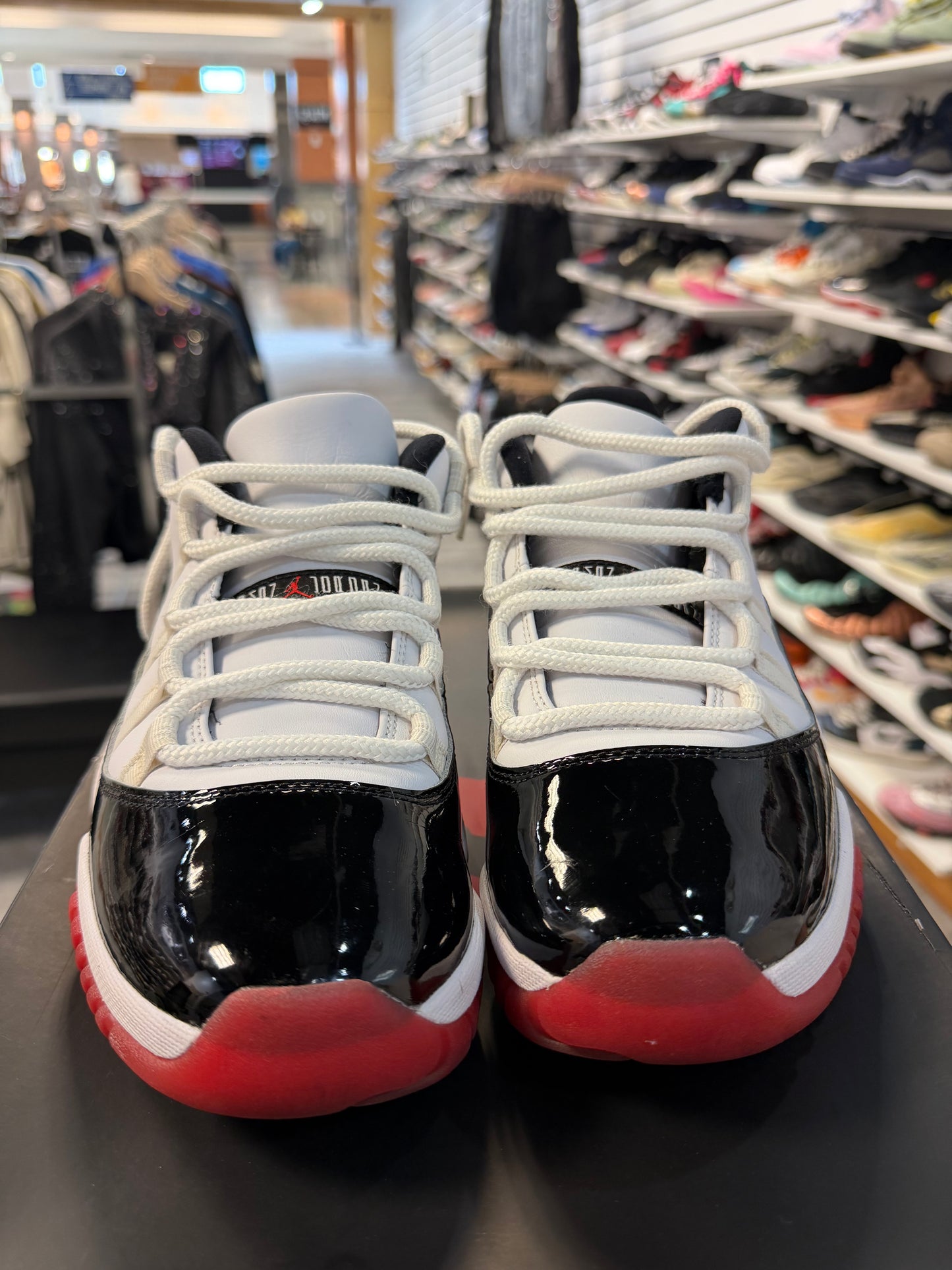 *USED* Jordan 11 Retro Low Concord Bred