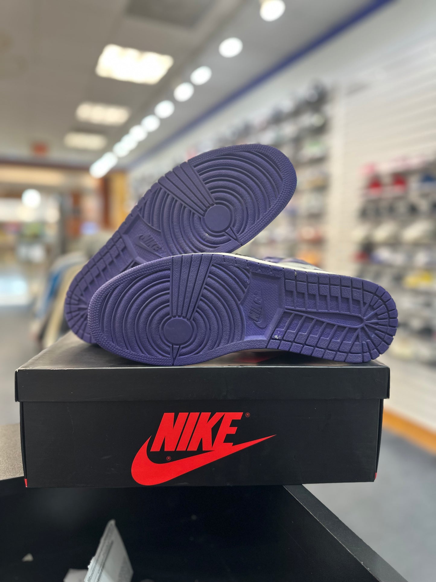 *USED* Jordan 1 Retro High Court Purple