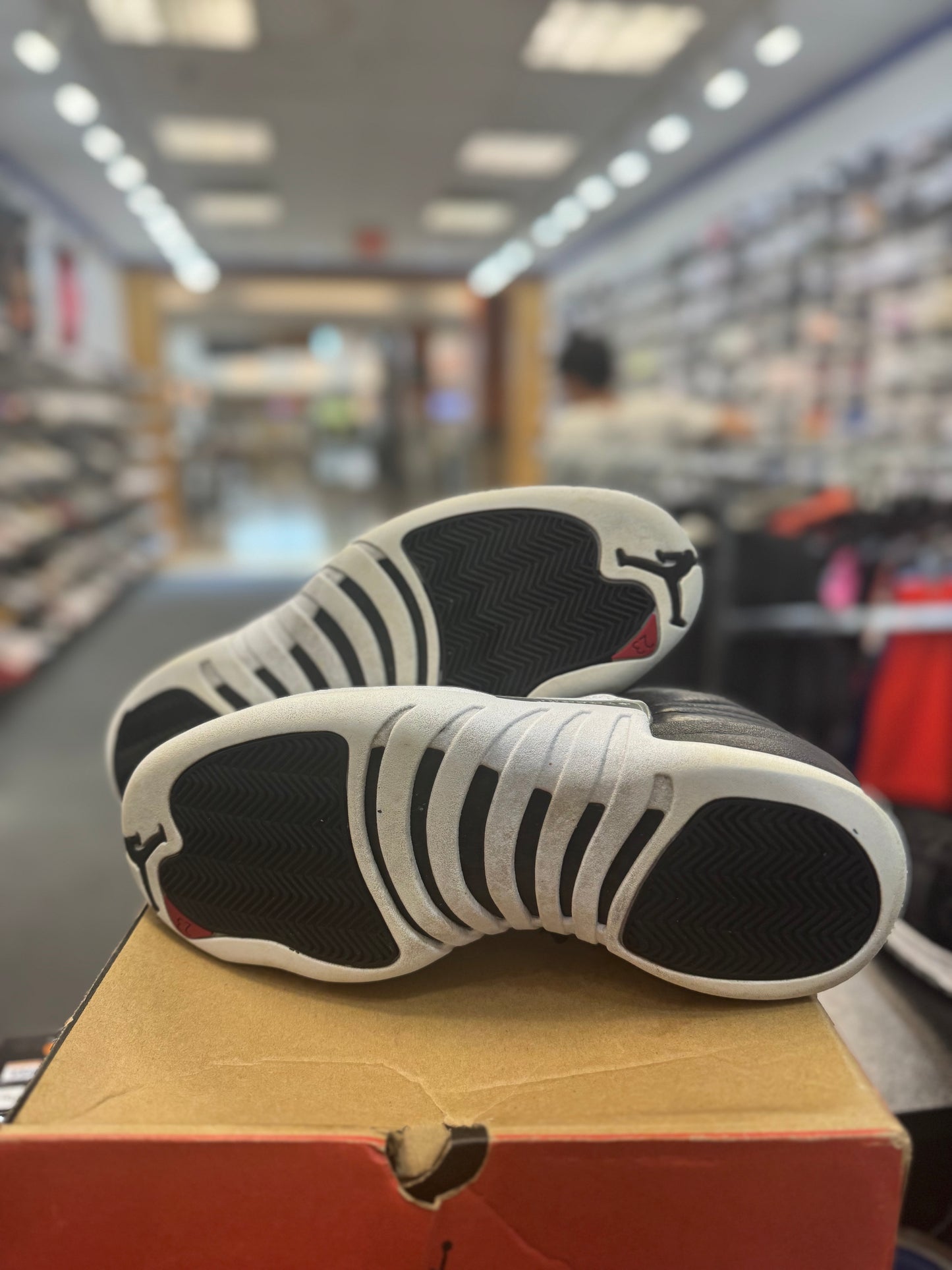 *USED* Jordan 12 Retro Playoffs (2022)
