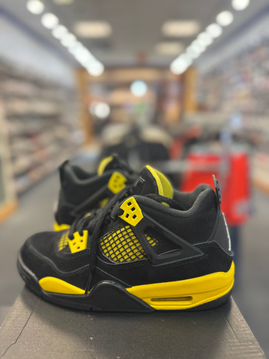 *USED*  Jordan 4 Retro Thunder (2023) (GS)