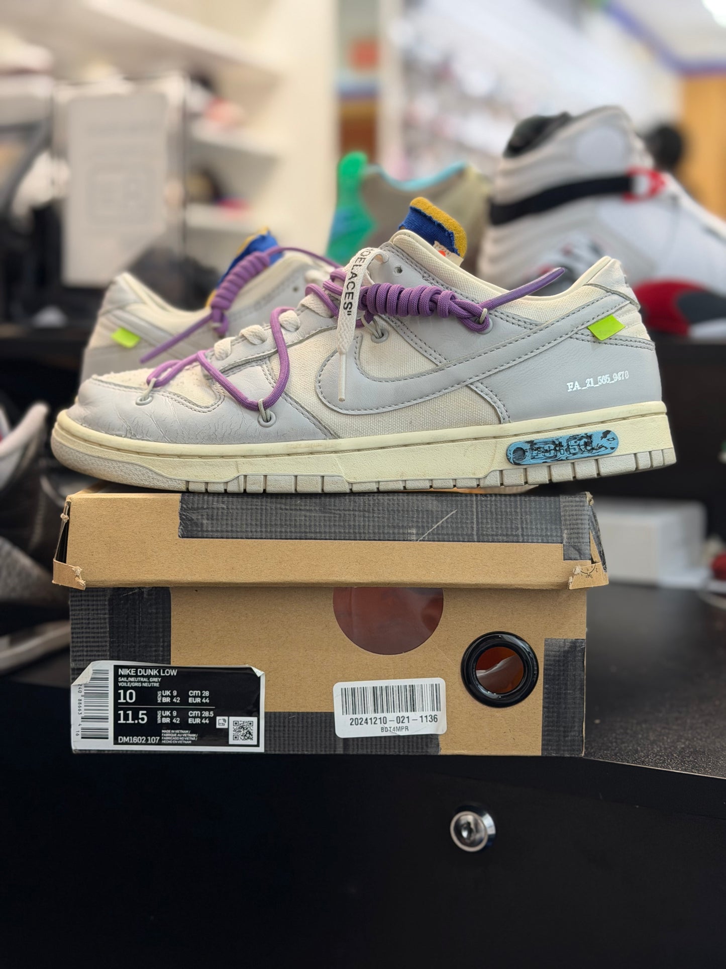 *USED* Nike Dunk Low OW Lot 48