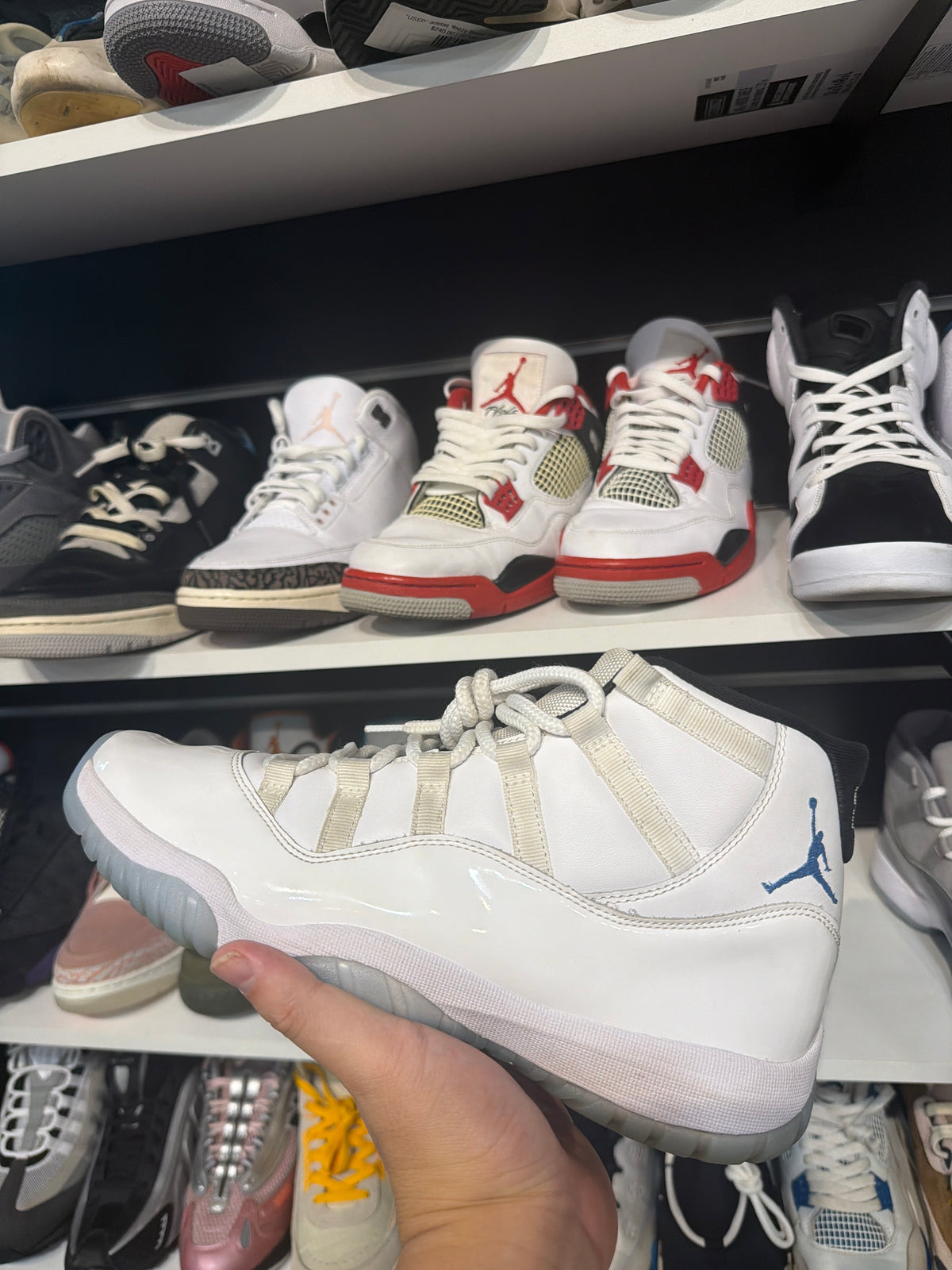 *USED* Jordan 11 Legend Blue