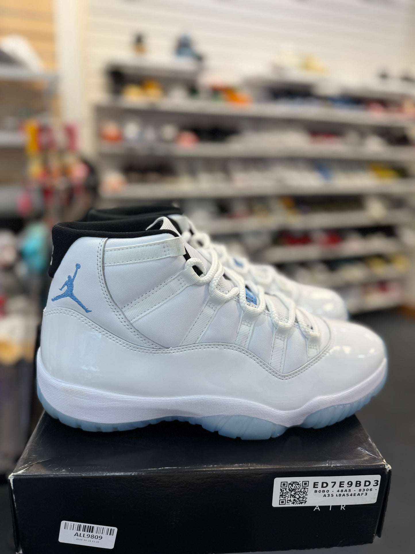 *USED* Jordan 11 Retro Legend Blue (2024)