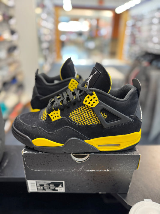 *USED* Jordan 4 Retro Thunder (2023)