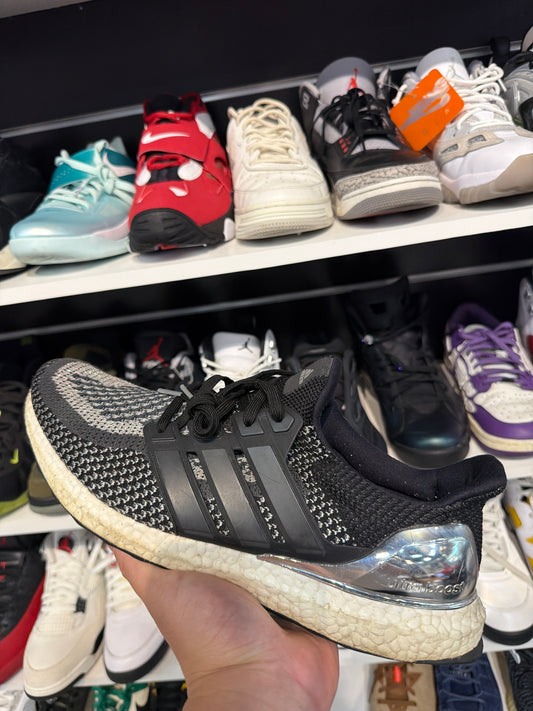 *USED* Addias Ultra Boost Black Metallic
