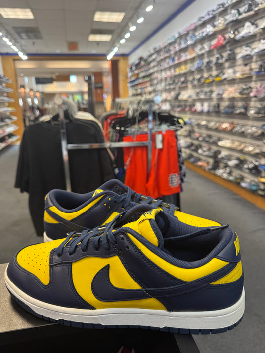 *USED* Nike Dunk Low Michigan (2021)