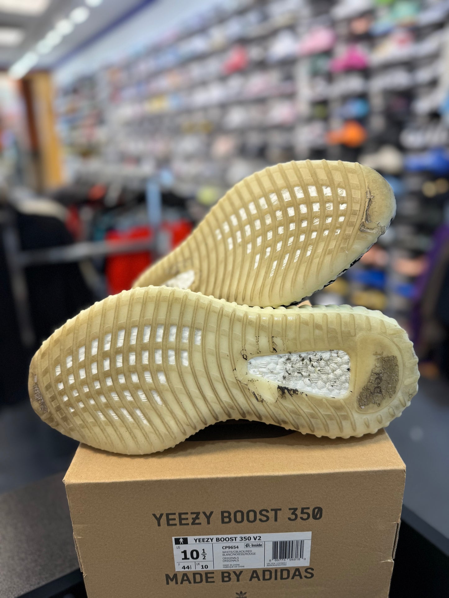 *USED* adidas Yeezy Boost 350 V2