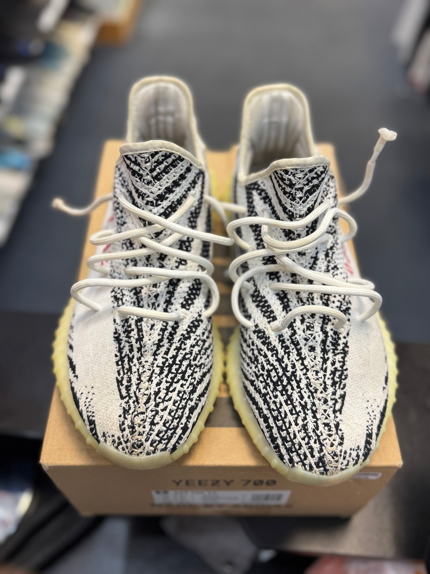 *USED* adidas Yeezy Boost 350 V2 Zebra
