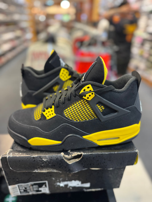 *USED* Jordan 4 Retro Thunder (2023)
