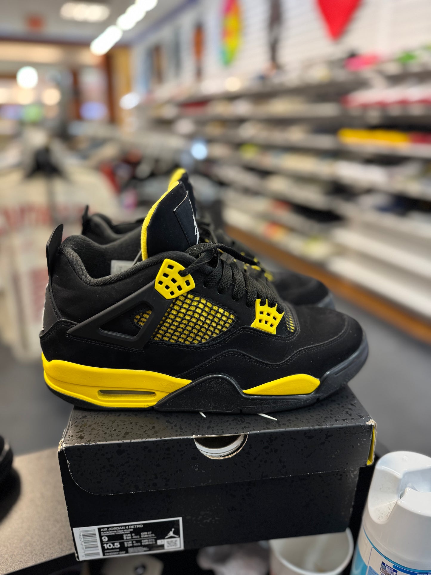 *USED* Jordan 4 Retro (2023)