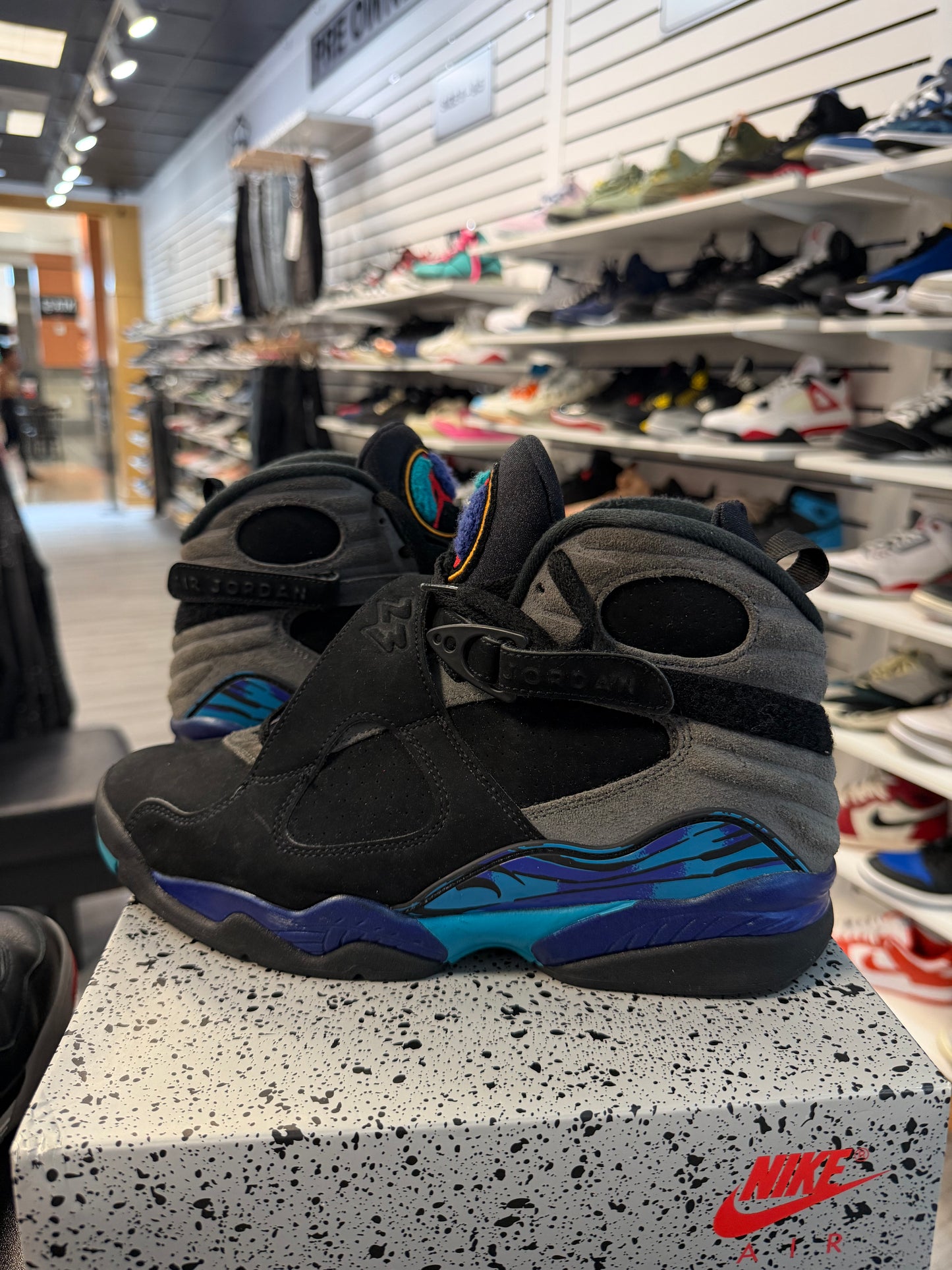 *USED* Jordan 8 Retro Aqua (2025)