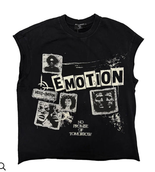 MIXED EMOTION Newspaper Sleeveless Tee