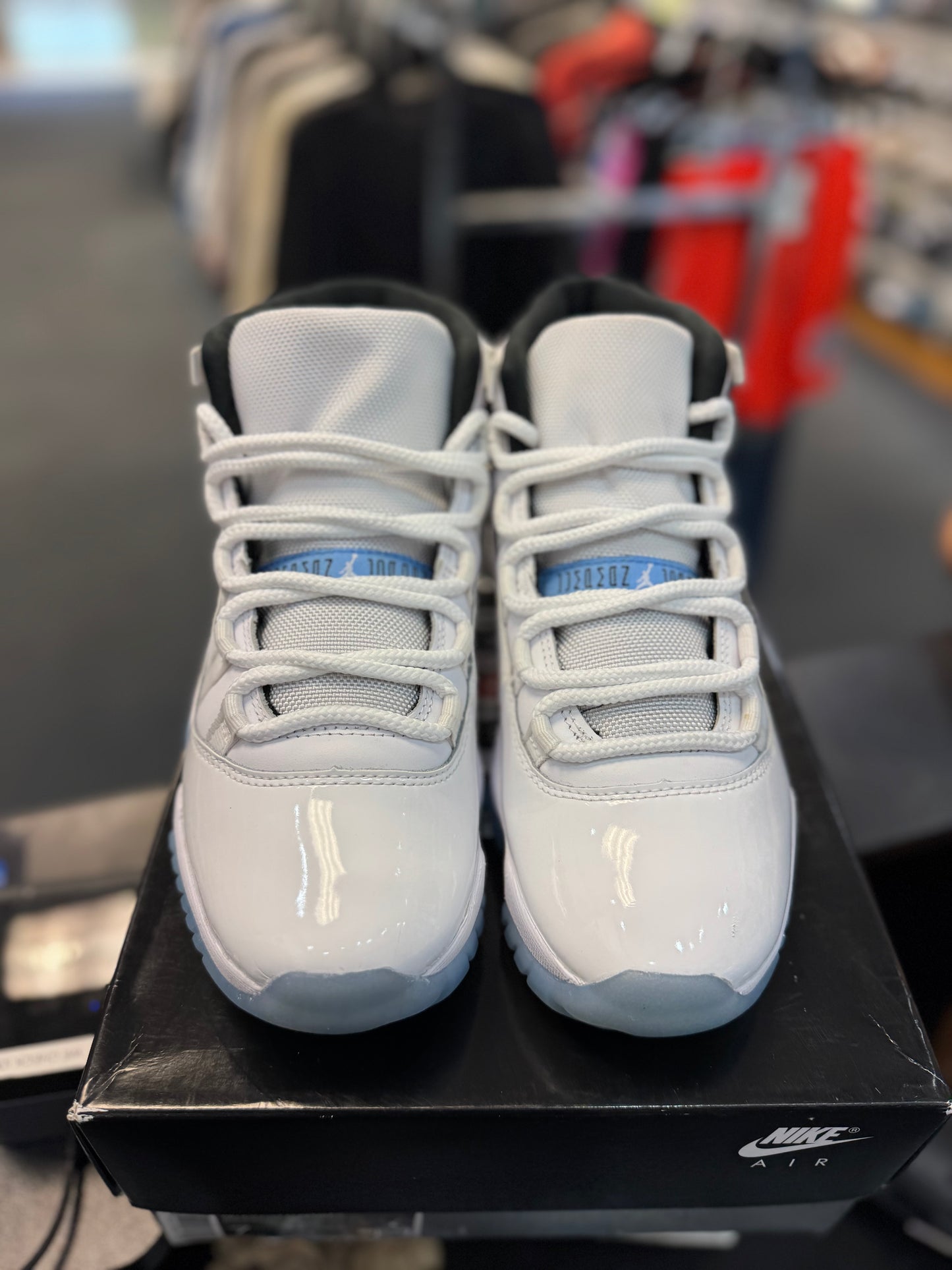 *USED* Jordan 11 Retro Legend Blue (2024)