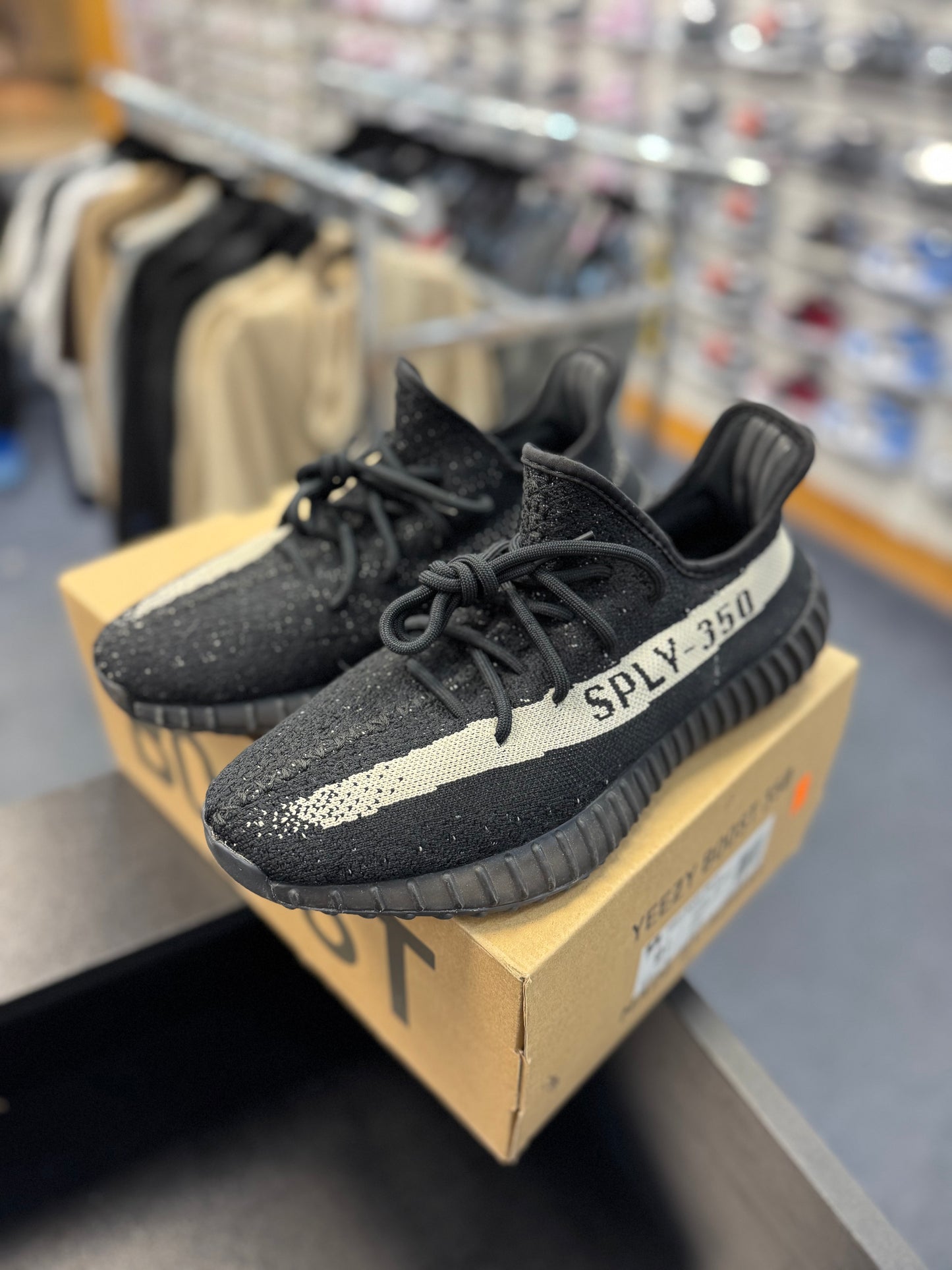 *USED* adidas Yeezy Boost 350 V2 Core Black White