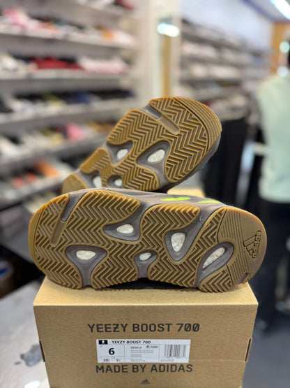 *USED* adidas Yeezy Boost 700 Mauve