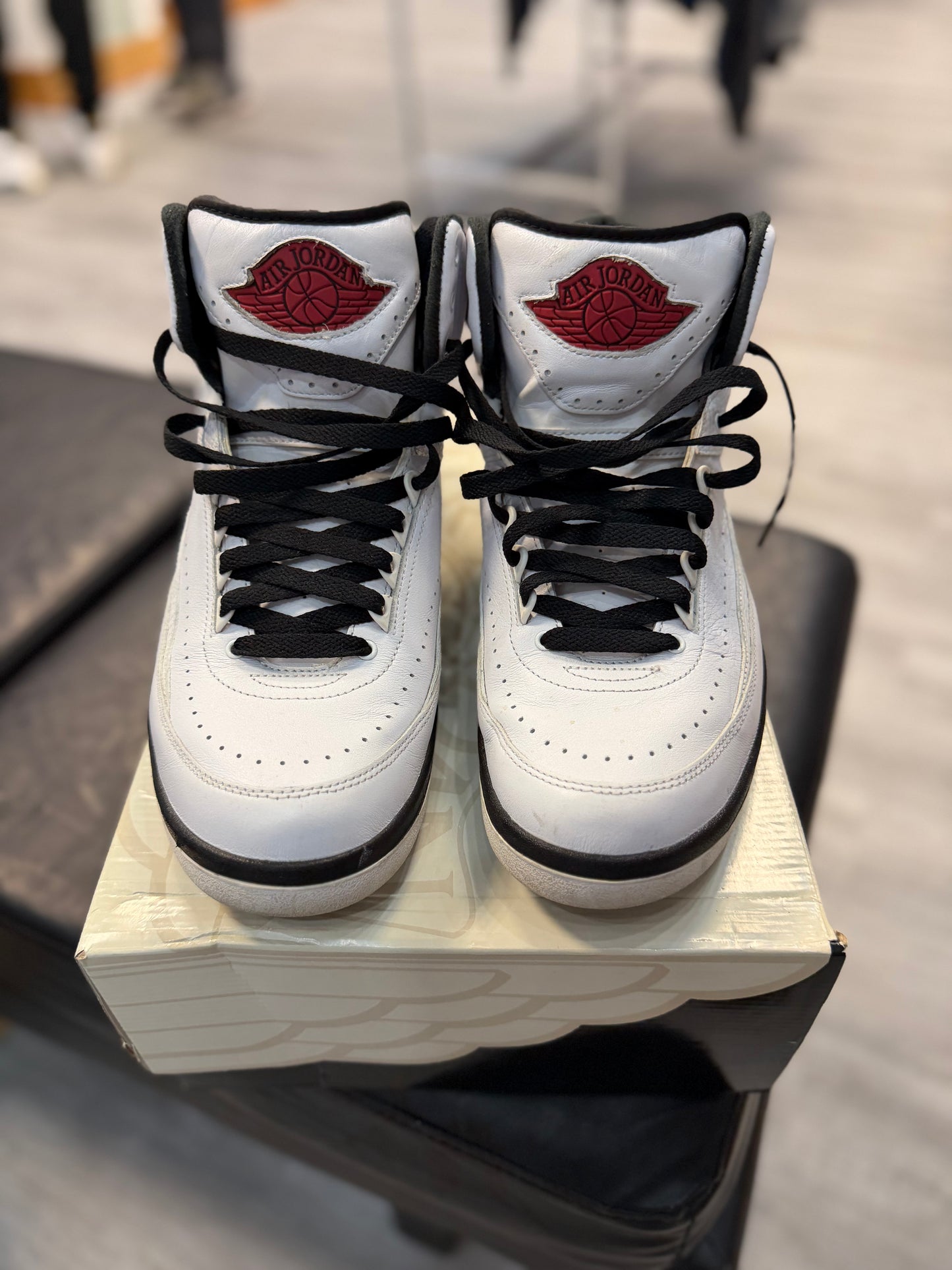 *USED* Jordan 2 Retro OG Chicago (2022)
