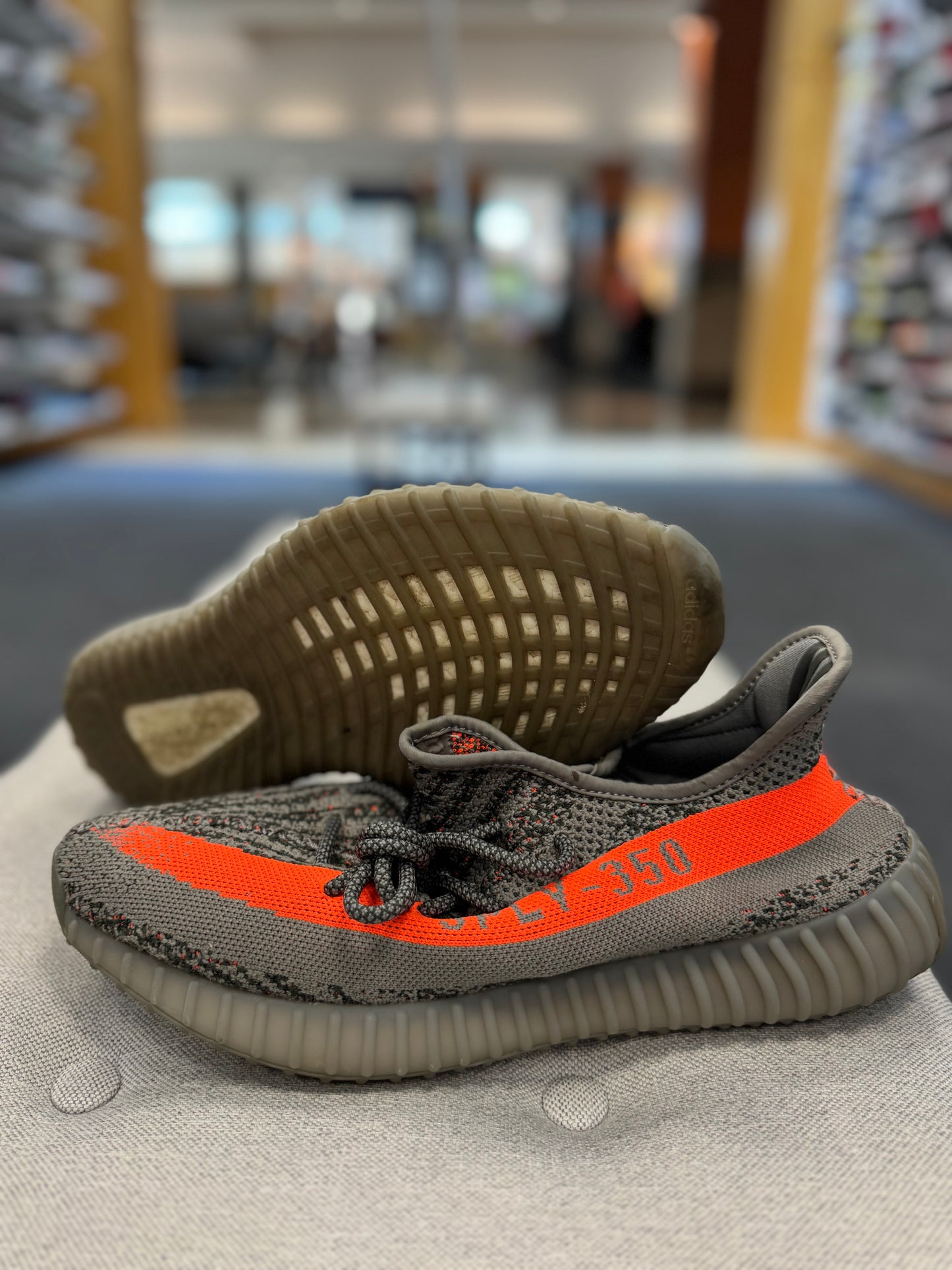*USED* adidas Yeezy Boost 350 V2 Beluga Reflective