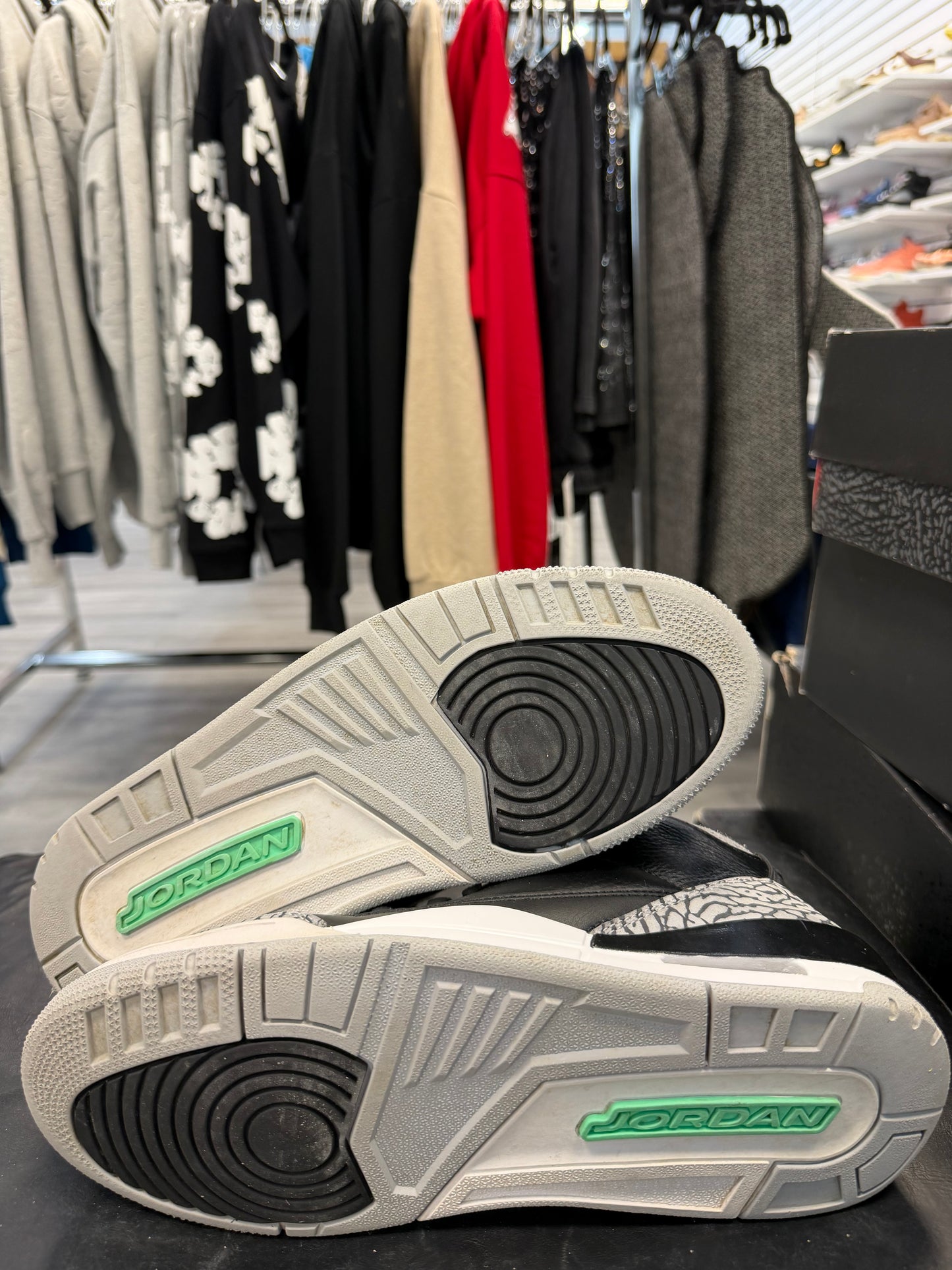 *USED* Jordan 3 Retro Green Glow