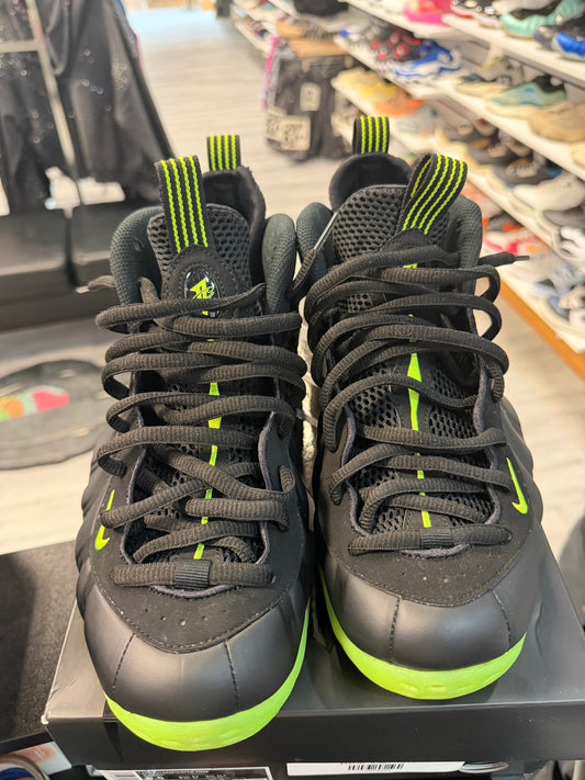 *USED* Nike Air Foamposite One Black Volt