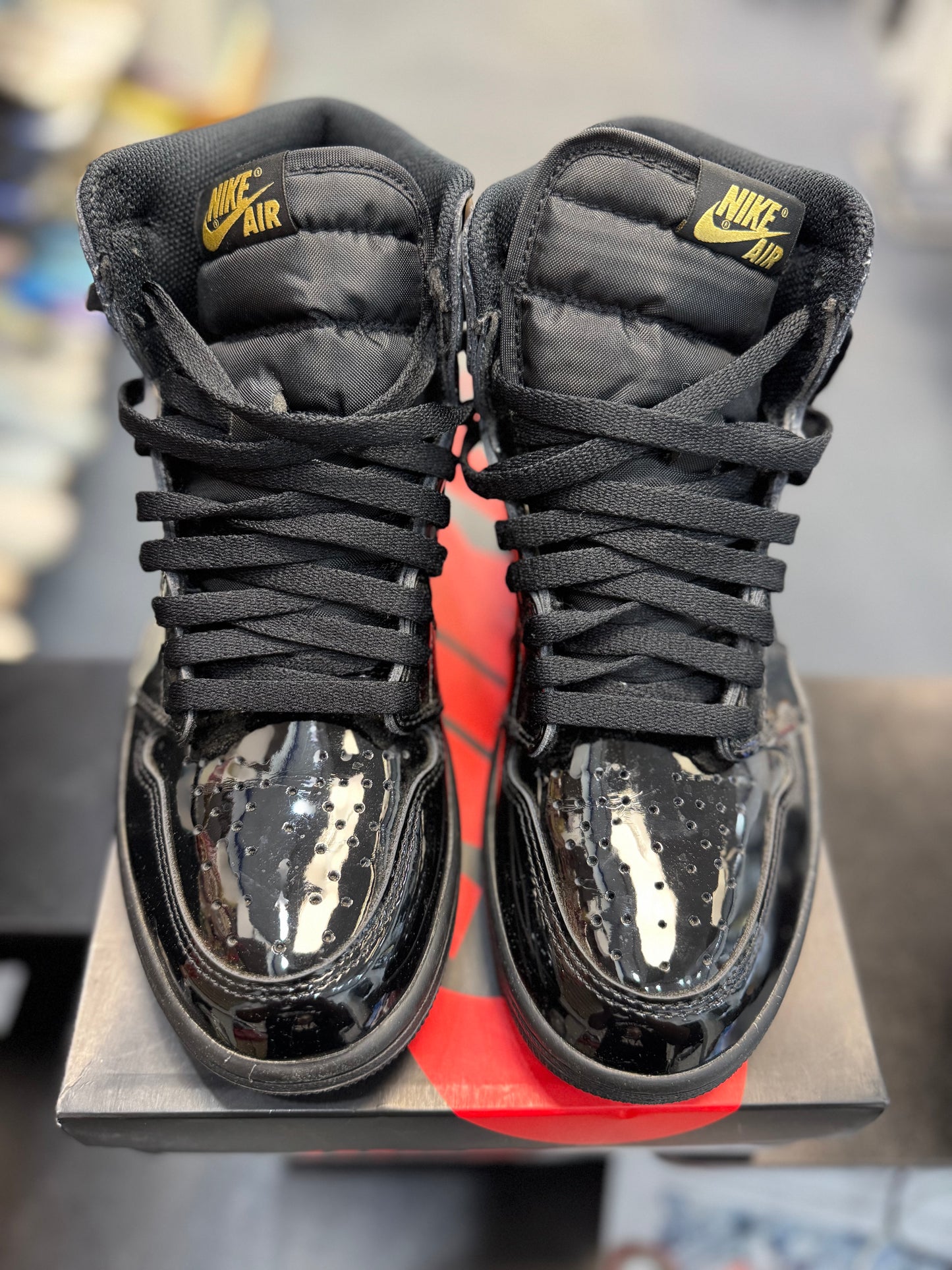 *USED* Jordan 1 Retro High Black Metallic Gold (2020)