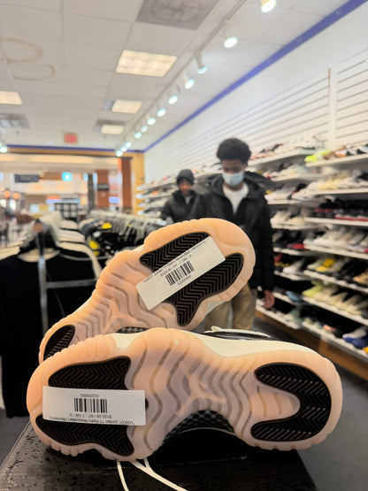 *USED* Jordan 11 Retro Neapolitan (Women's)
