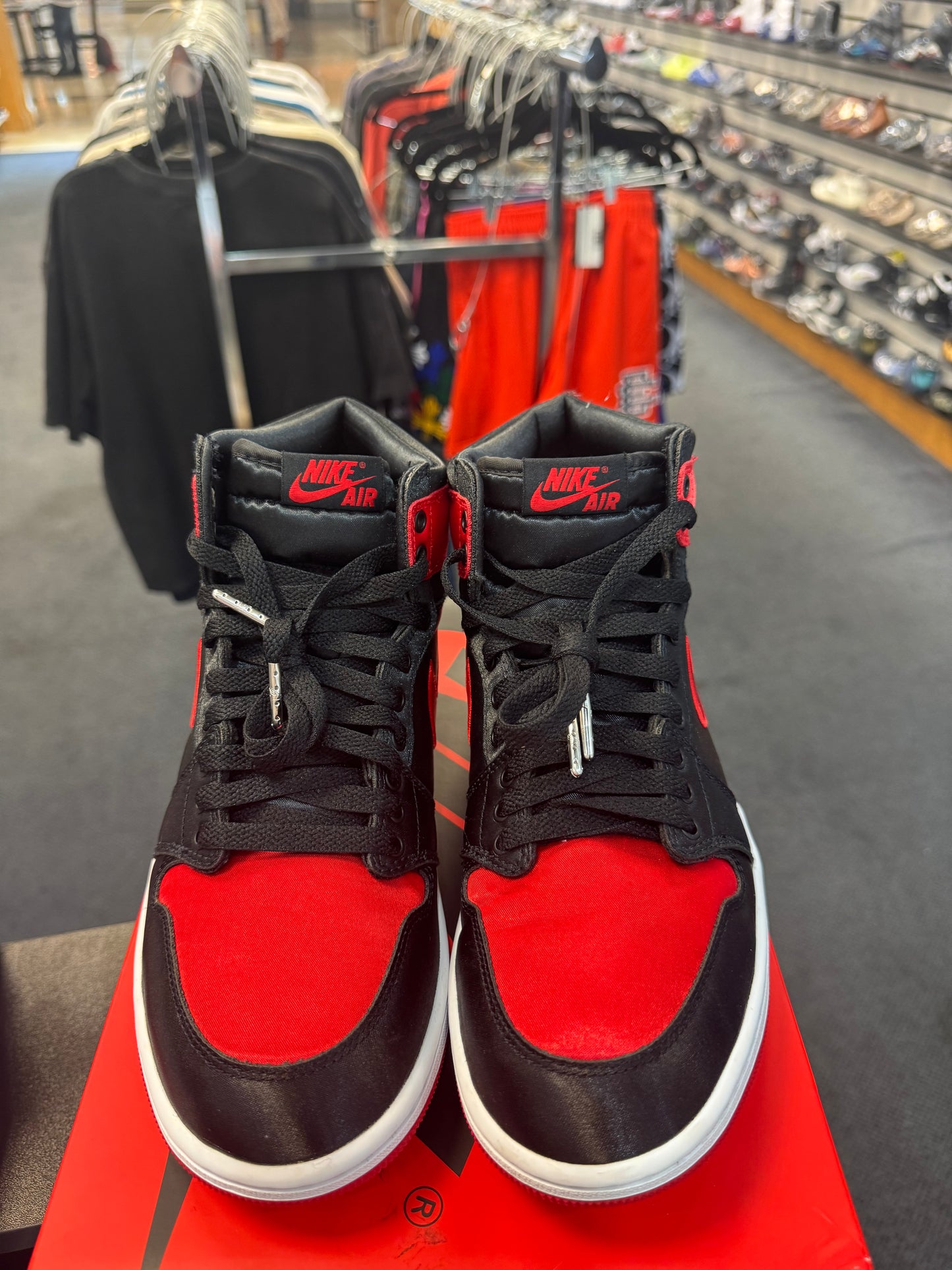 *USED* Jordan 1 Retro High OG Satin Bred (Women's)