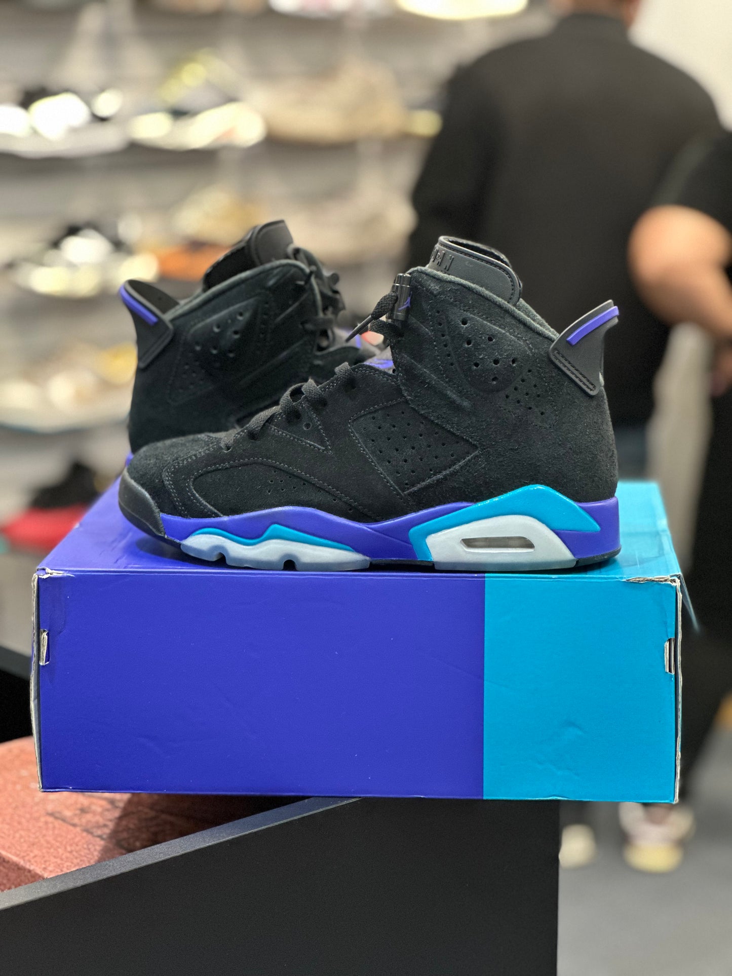 *USED* Jordan 6 Retro Aqua