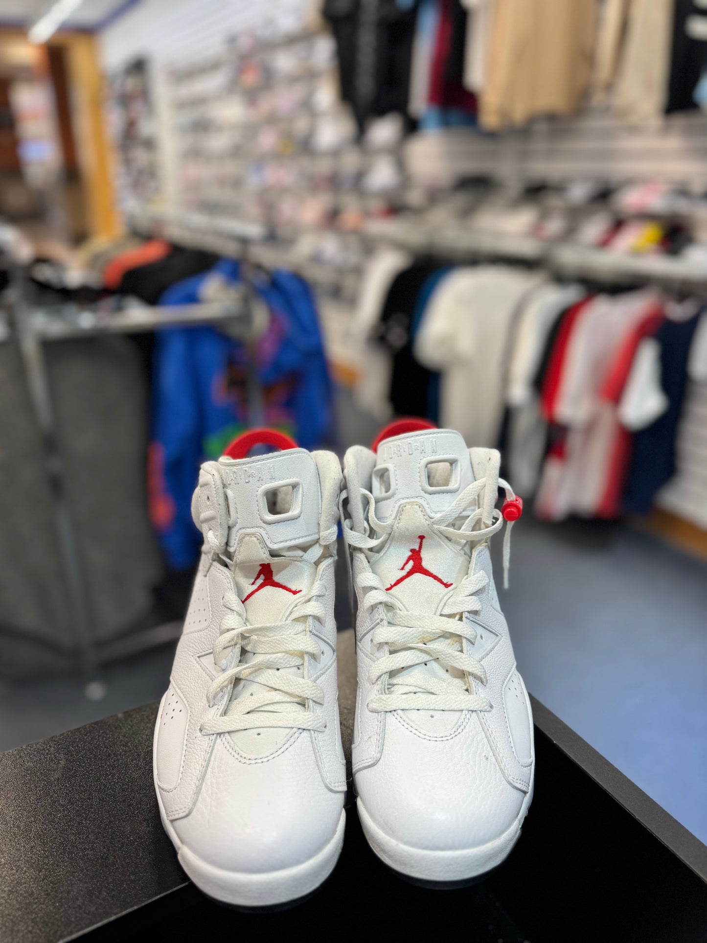 *USED* Jordan 6 Retro Red Oreo
