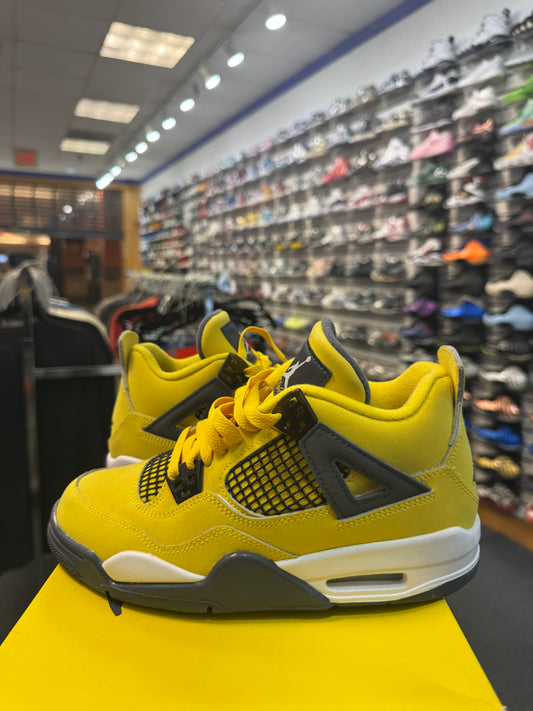 *USED*  Jordan 4 Retro Lightning (2021) (GS)