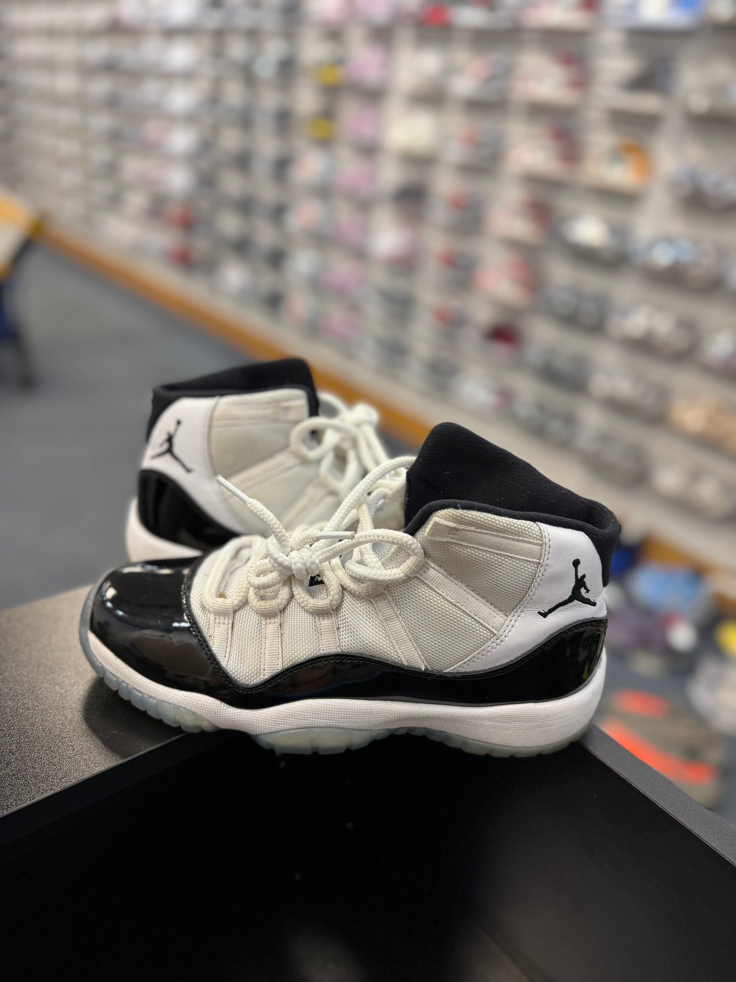 *USED* Jordan 11 Retro Concord