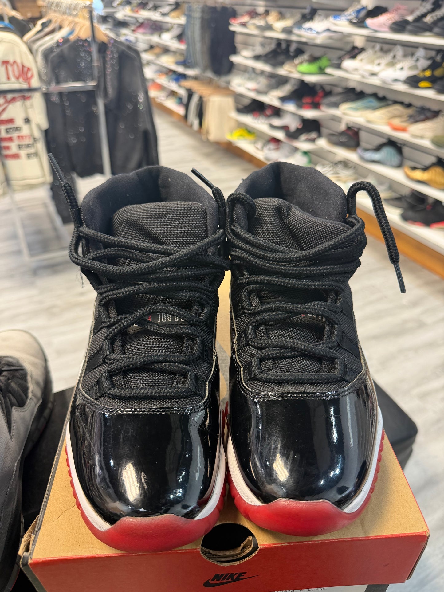 *USED* Jordan 11 Retro Bred