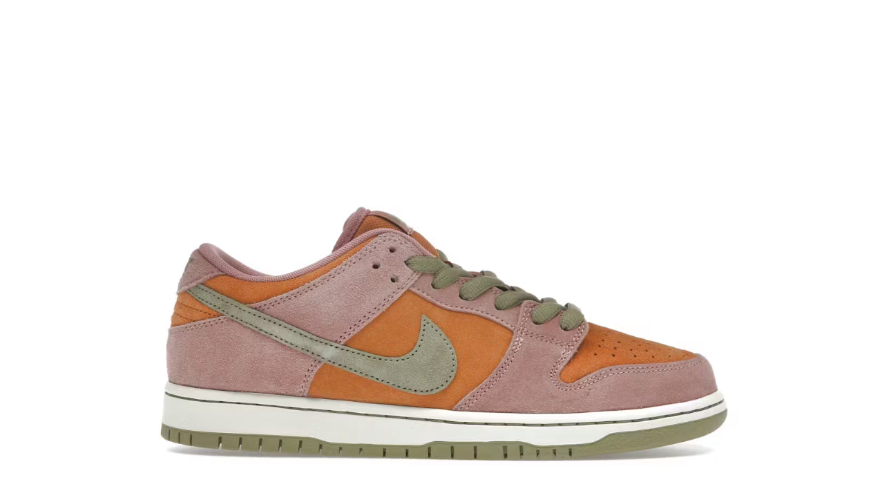 Nike SB Dunk Low Red Stardust