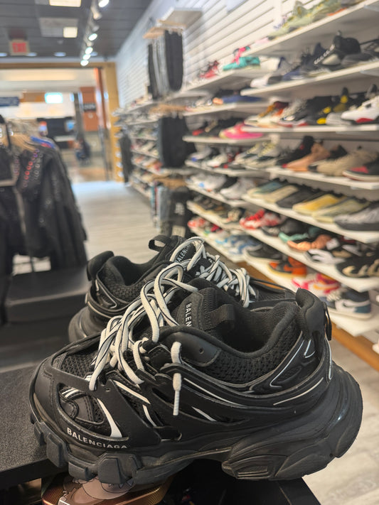 *USED* Balenciaga Track Black