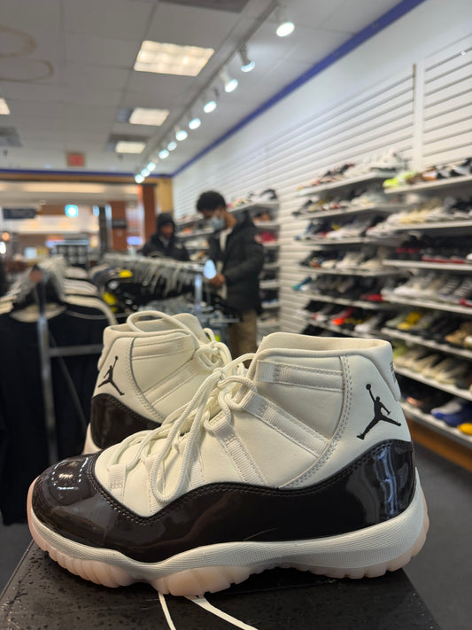 *USED* Jordan 11 Retro Neapolitan (Women's)