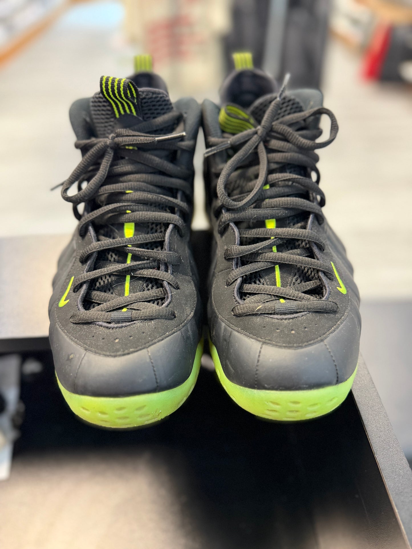 *USED* Nike Air Foamposite One Black Volt