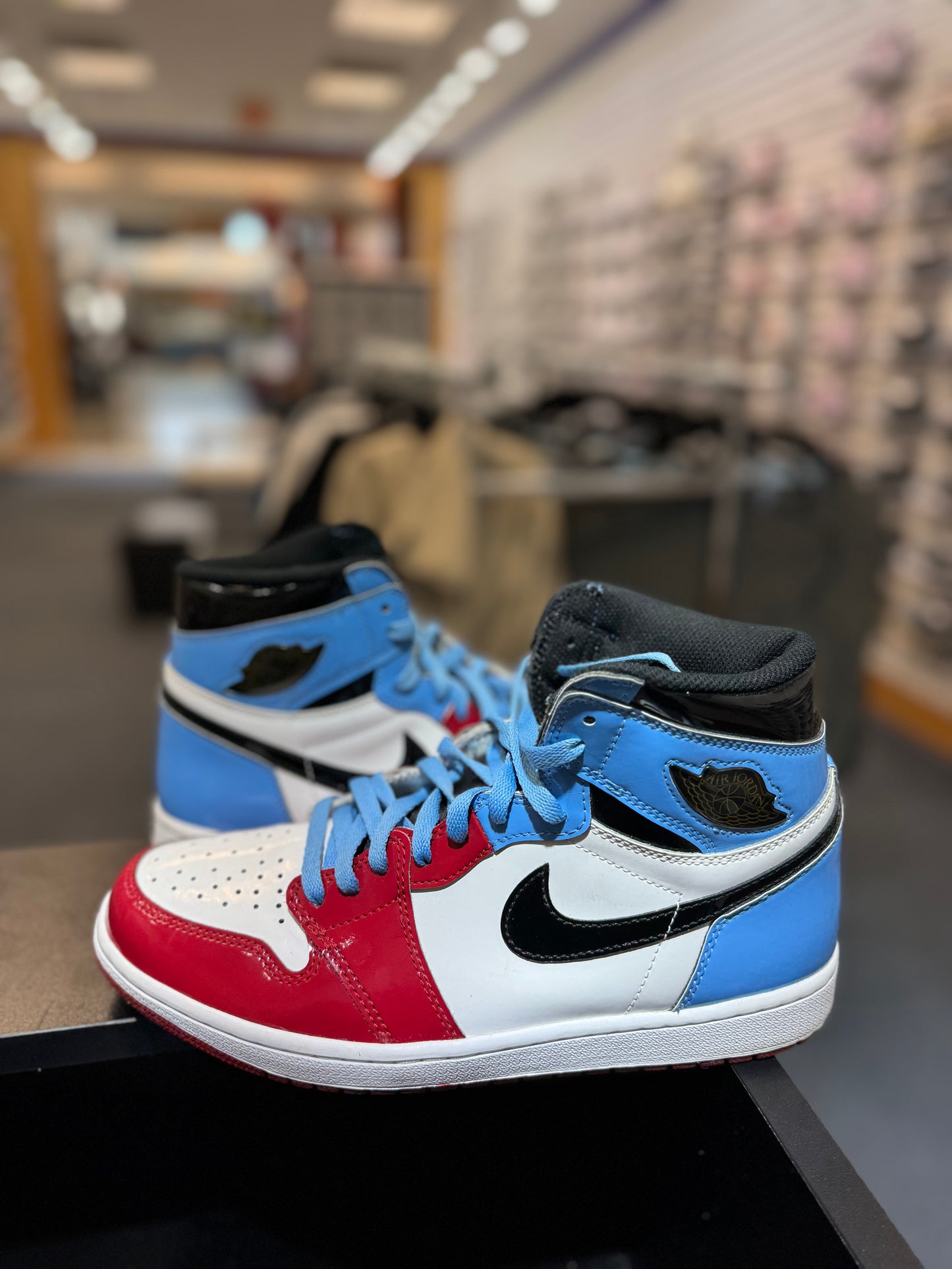 *USED* Jordan 1 Retro High Fearless UNC Chicago
