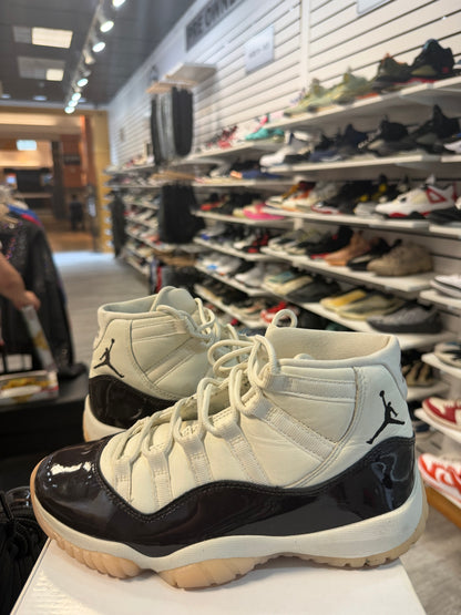 *USED* Jordan 11 Retro Neapolitan (Women's)