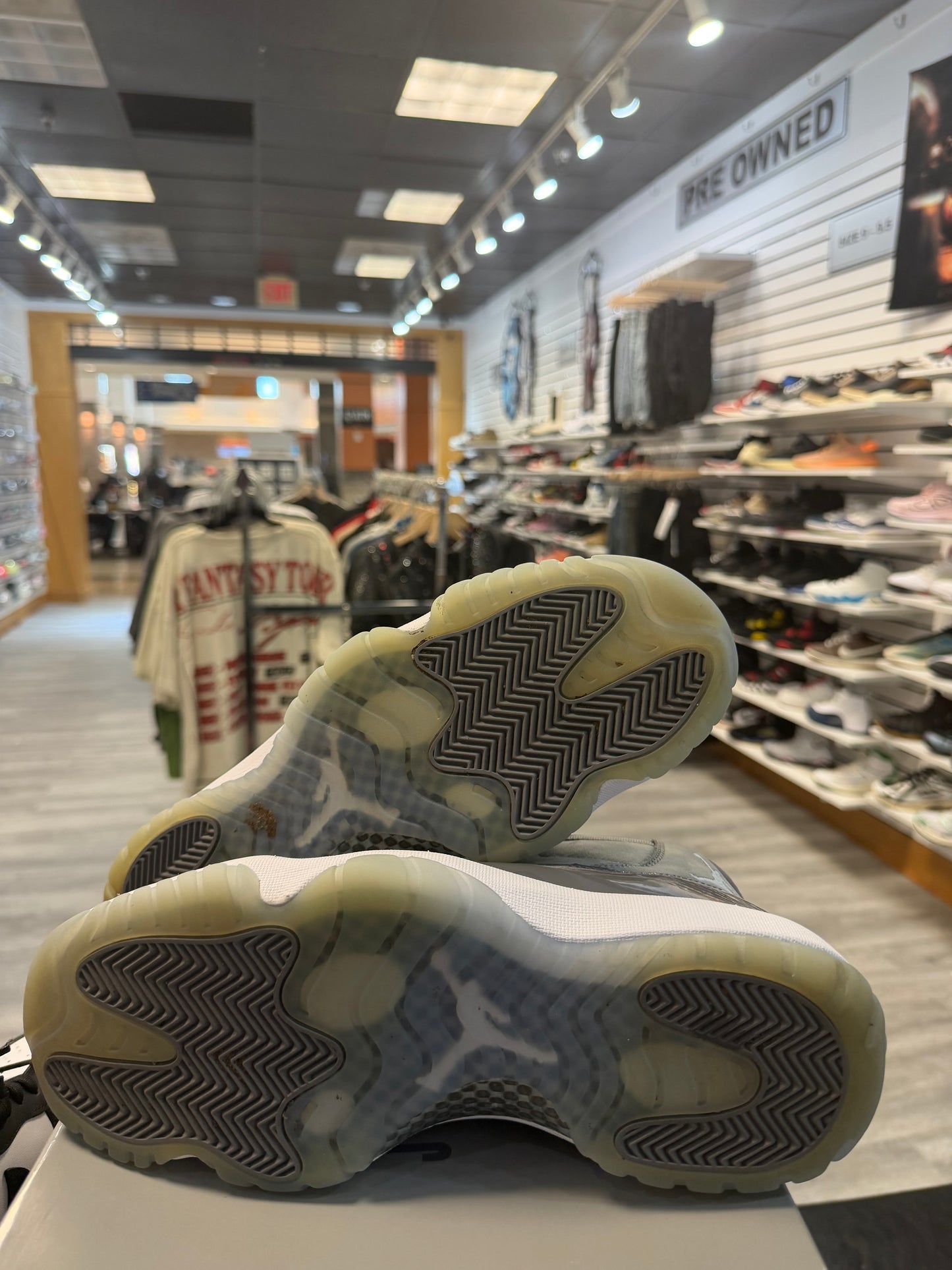 *USED* Jordan 11 Retro Cool Grey (2021)