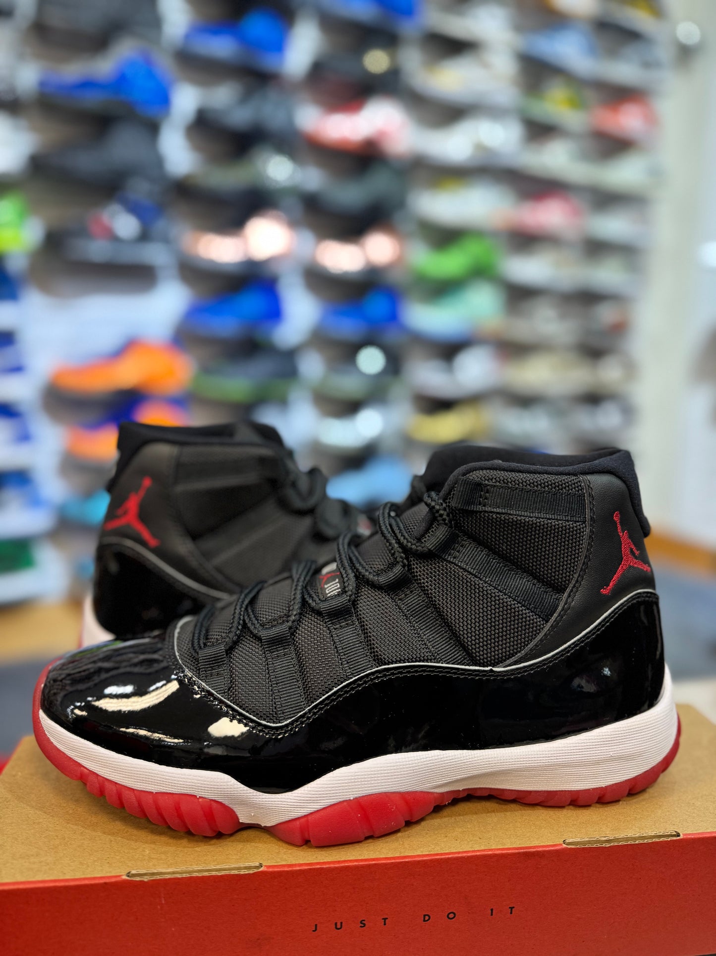 *USED* Jordan 11 Retro Playoffs Bred (2019)