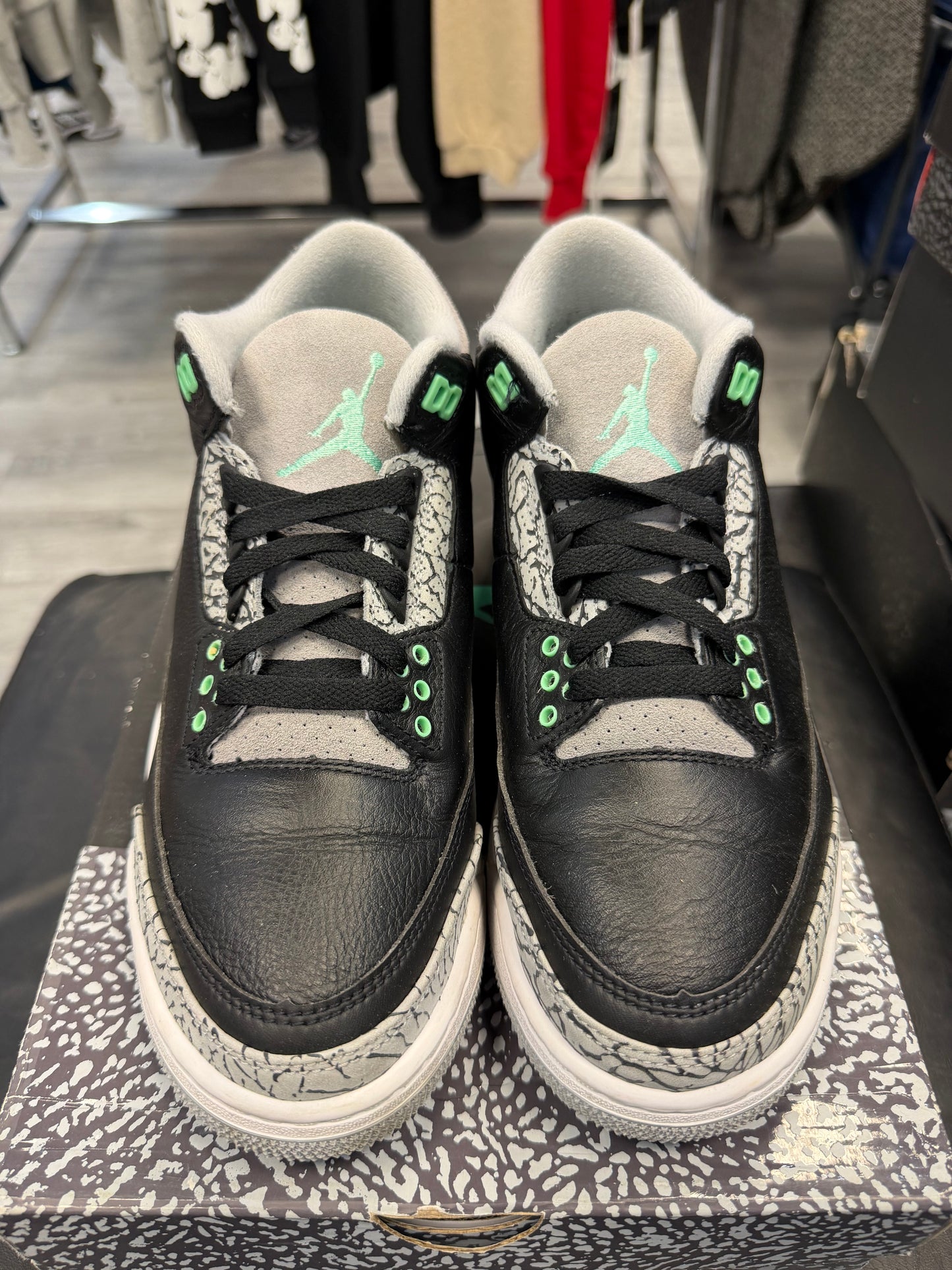 *USED* Jordan 3 Retro Green Glow