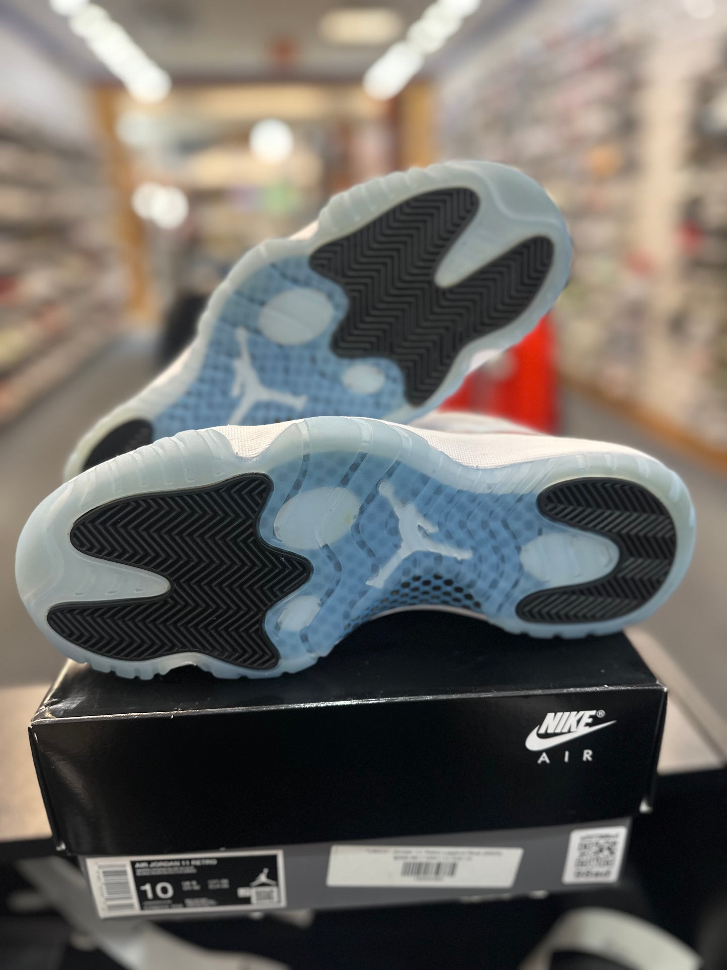*USED* Jordan 11 Retro Legend Blue (2024)
