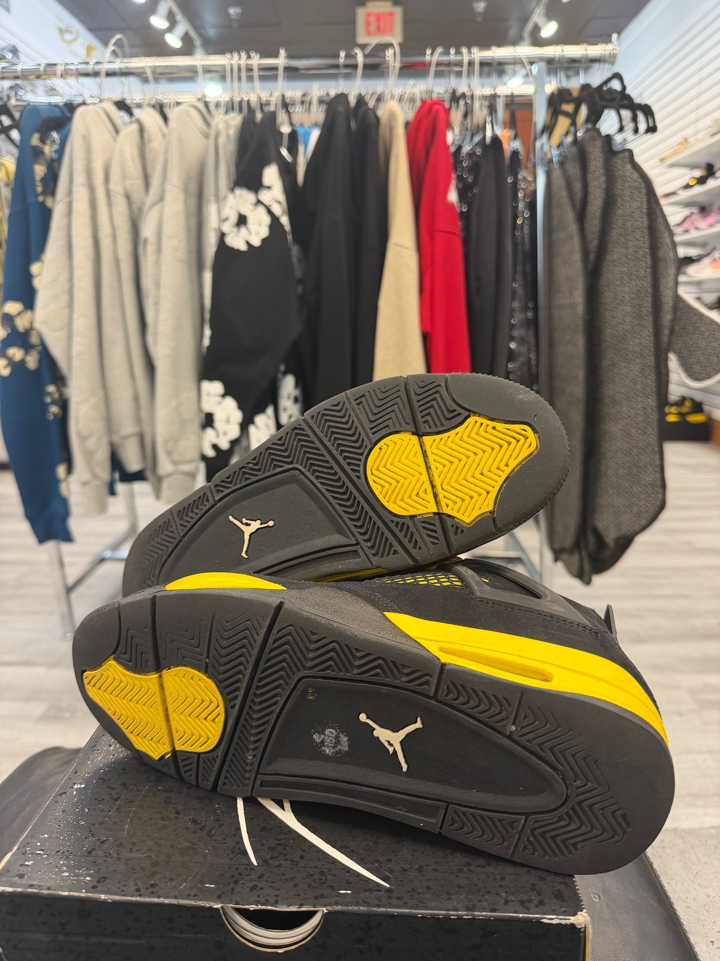 *USED* Jordan 4 Retro Yellow Thunder