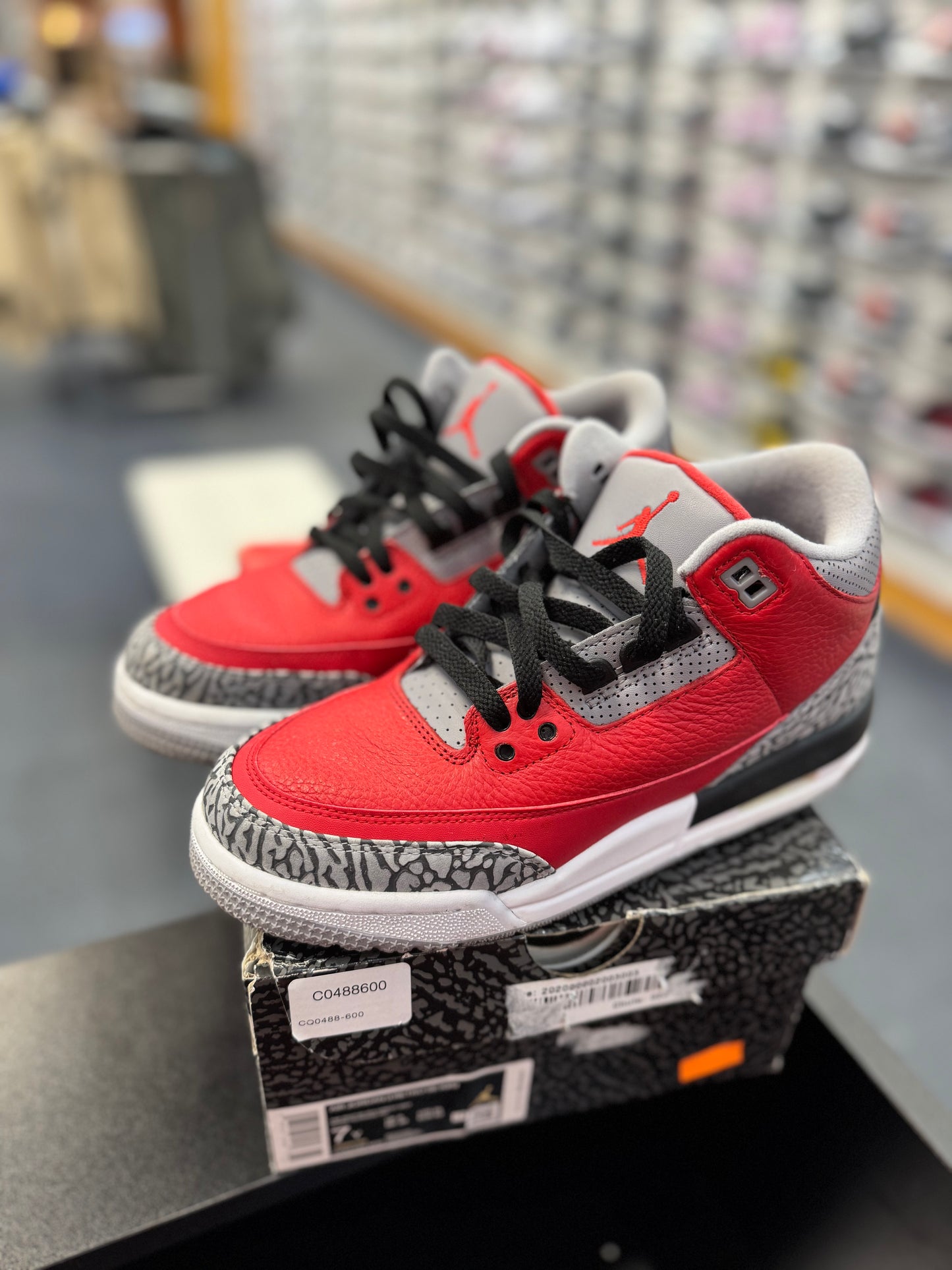 *USED* Jordan 3 Retro SE Fire Red