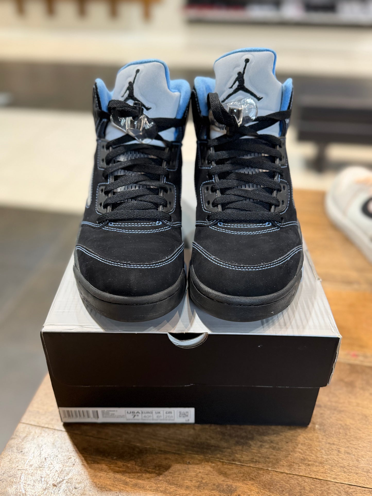 *USED* Jordan 5 Retro Black University Blue (2026)