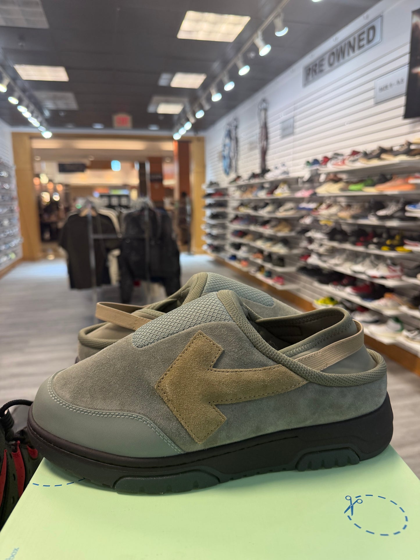 *USED* OFF WHITE MULE GREY