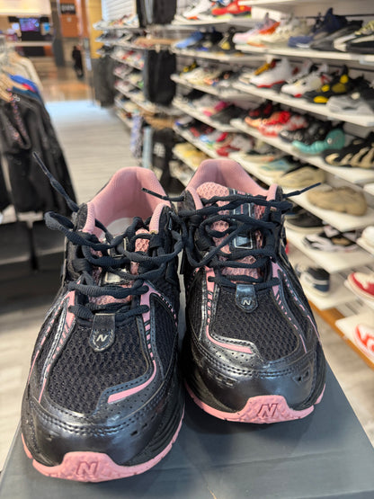 *USED*New Balance Pink Black