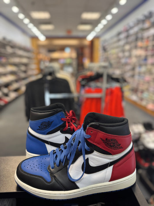 *USED* Air Jordan 1 Retro High OG Top 3