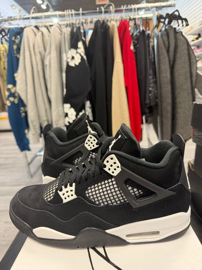 *USED* Jordan 4 Retro White Thunder