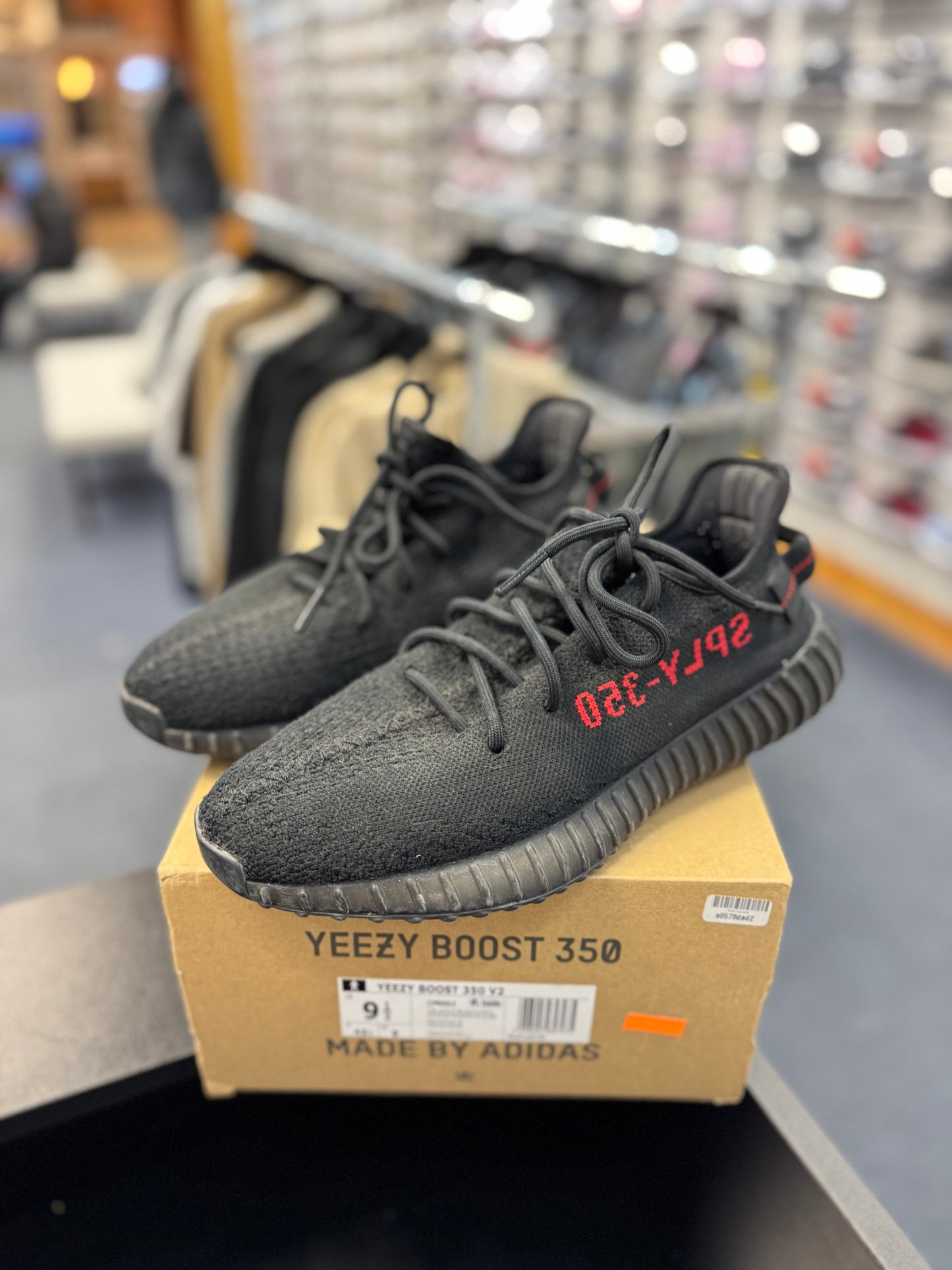 *USED* adidas Yeezy Boost 350 V2 Black Red