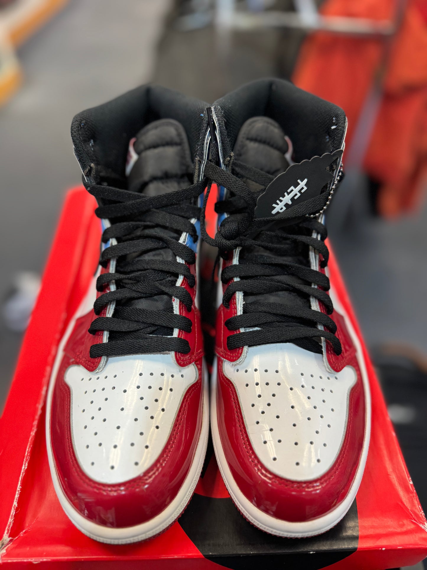 *USED* Jordan 1 Retro High Fearless UNC Chicago